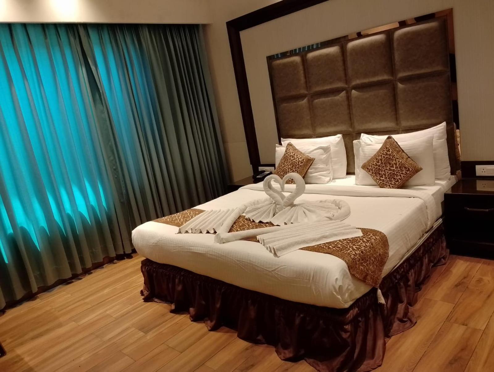 לודהיאנה The Stella Hotel & Resort מראה חיצוני תמונה