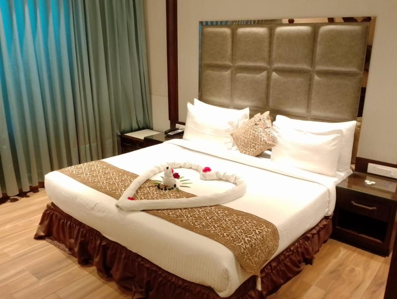 לודהיאנה The Stella Hotel & Resort מראה חיצוני תמונה