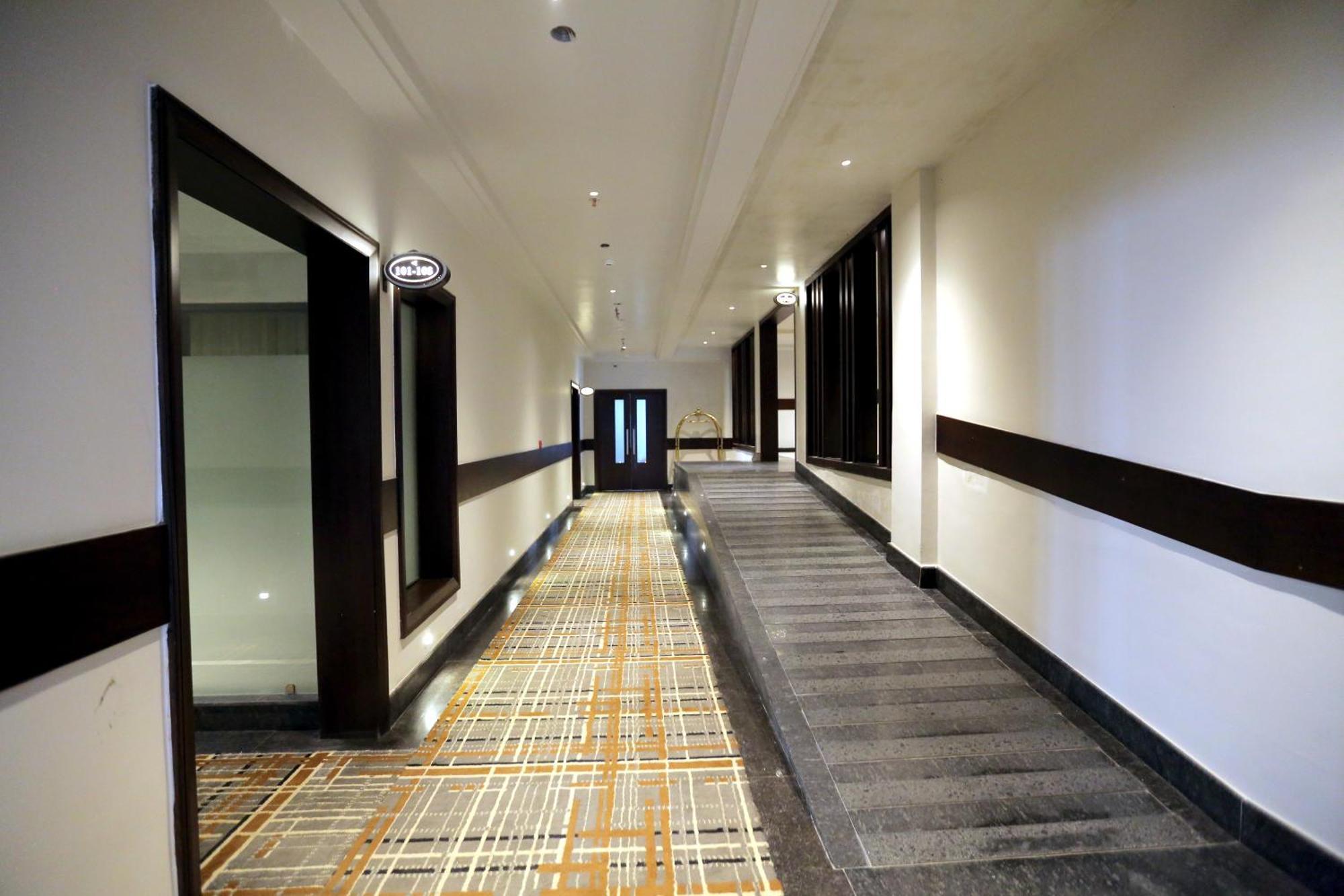 לודהיאנה The Stella Hotel & Resort מראה חיצוני תמונה