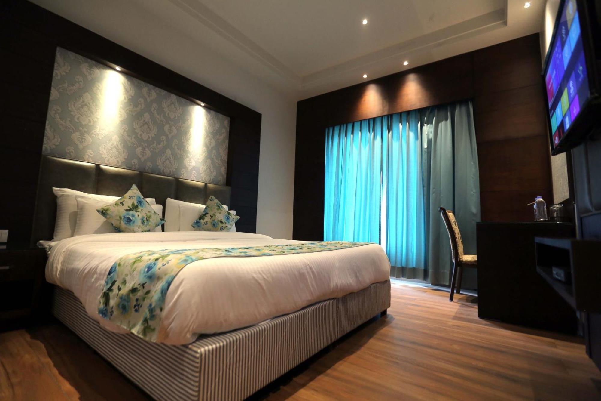 לודהיאנה The Stella Hotel & Resort מראה חיצוני תמונה